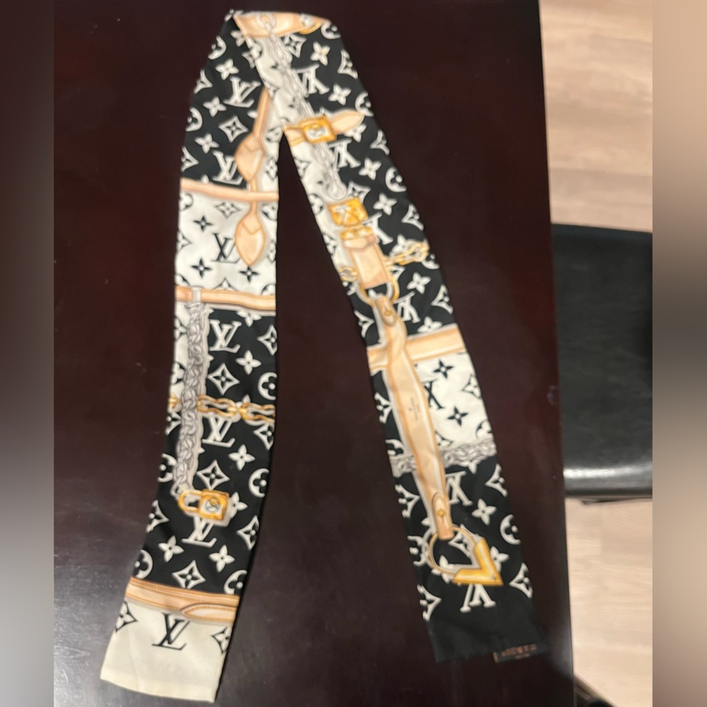 Louis Vuitton Black and Gold Bandeau